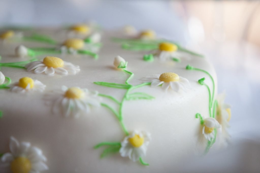 daisy-floral-cake_4460x4460.jpg